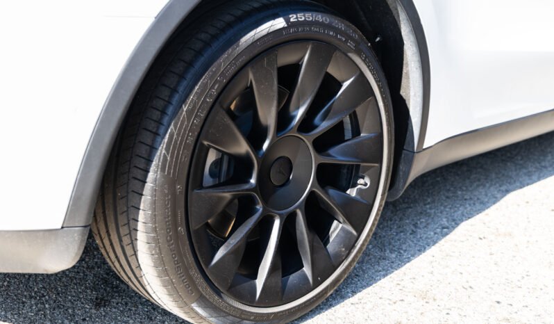 
								Tesla Y 2022 full									