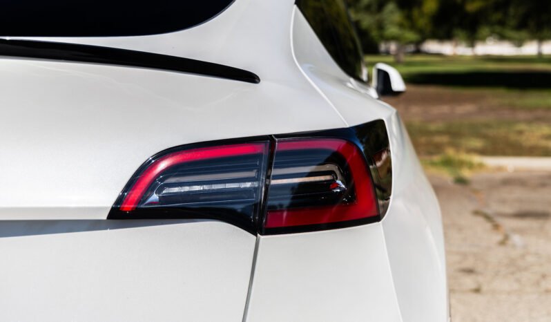 
								Tesla Y 2022 full									