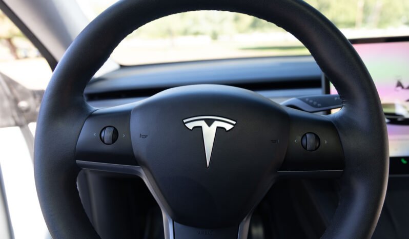 
								Tesla Y 2022 full									