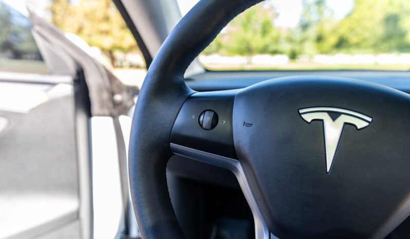 
								Tesla Y 2022 full									